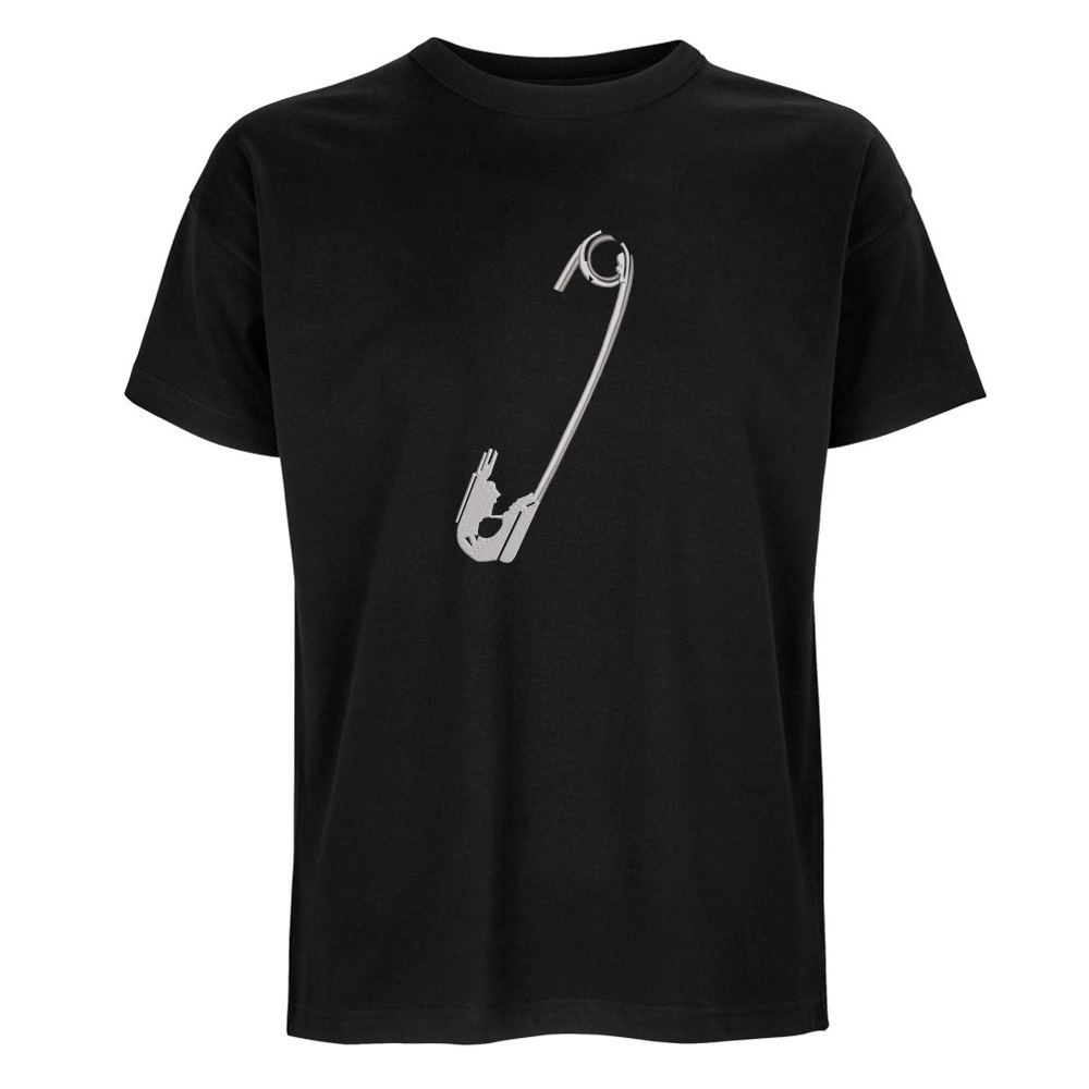 Streetwear mikina s výšivkou Spínací špendlík Černé tričko s výšivkou Spínací špendlík – minimalistický streetwear motiv