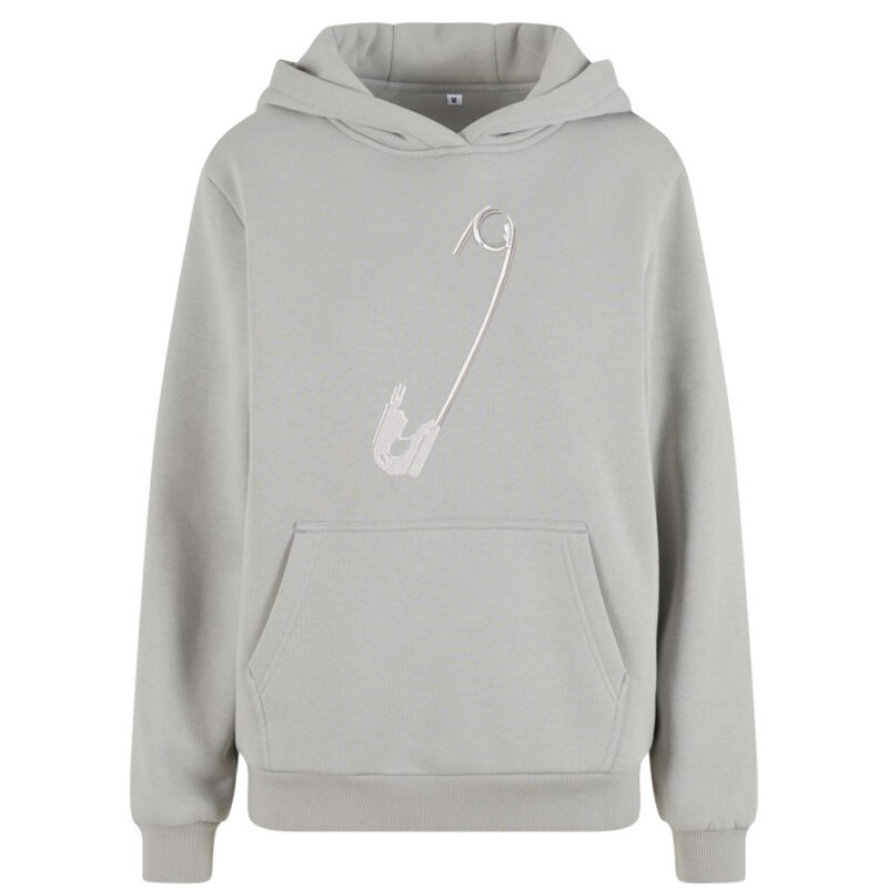 Streetwear mikina s výšivkou Spínací špendlík Streetwear mikina s výšivkou Spínací špendlík – originální motiv na šedé mikině