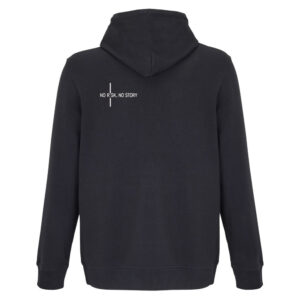 Motivační výšivka na oblečení „No risk, no story“ Zadní strana mikiny s výšivkou na oblečení „No risk, no story“