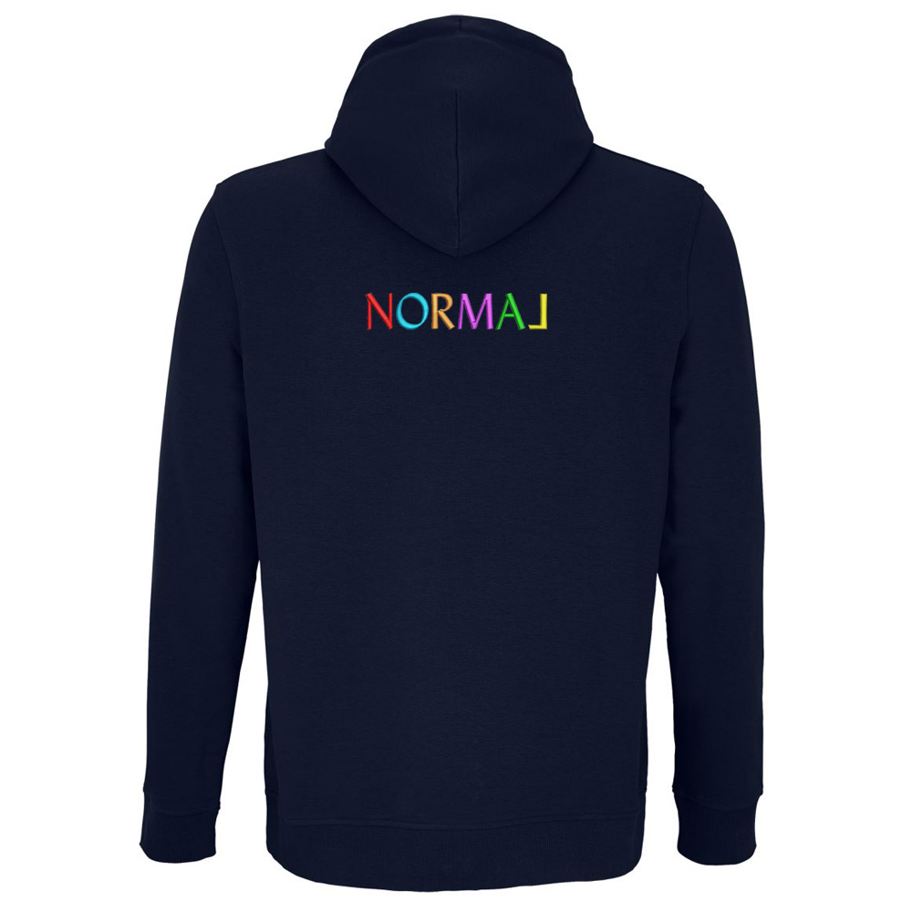 Trička s výšivkou „Normal“ – buďte jiní! Tmavě modrá mikina s výšivkou Normal na zádech | mikina s výšivkou