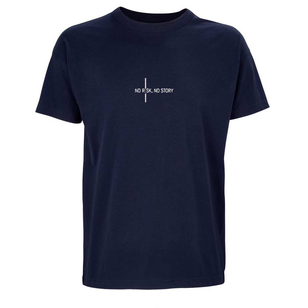 Motivační výšivka na oblečení „No risk, no story“ Tmavé tričko s motivační výšivkou „No risk, no story“